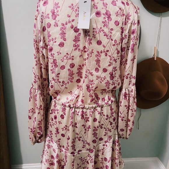 NWT AAKAA FLORAL DRESS MEDIUM - Picture 5 of 7
